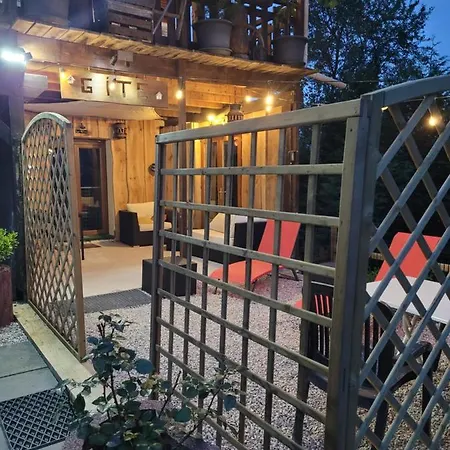 別荘 Le Nid Du Caveau