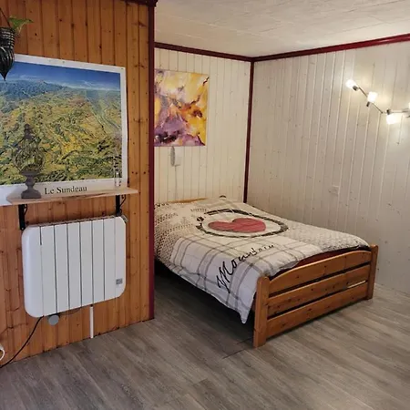 別荘 Le Nid Du Caveau