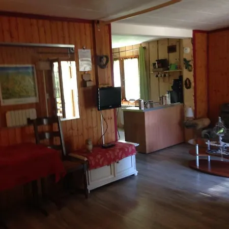 別荘 Le Nid Du Caveau *